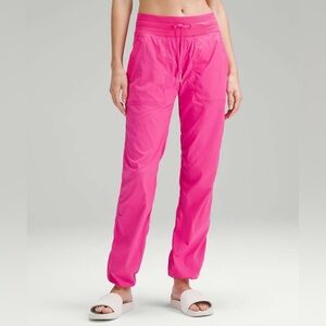 Lululemon dance studio - sonic pink